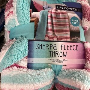 Life Comfort Sherpa Fleece  Blanket 40inX50in Super Soft New.